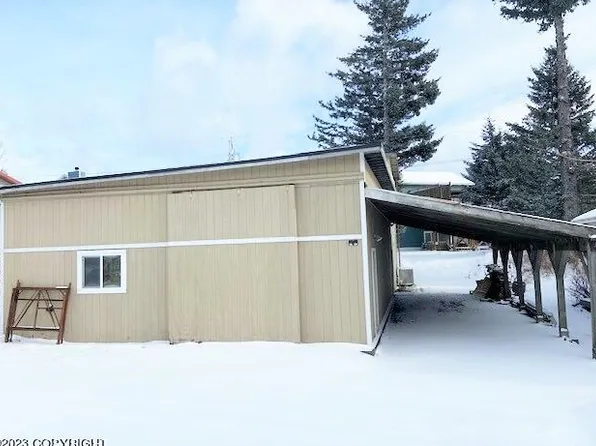 3246 Ptarmigan Pass St, Kodiak, AK 99615