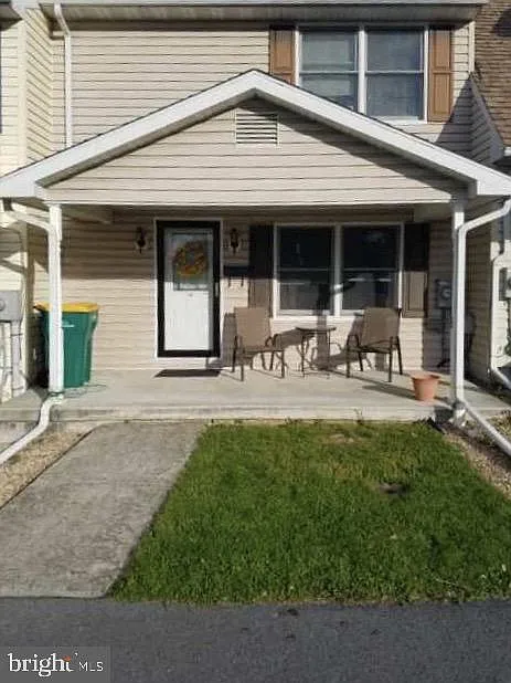 122 Frick Ave photo 1
