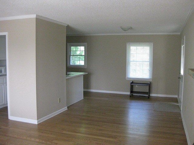2nd image of 398 Orchard View Dr