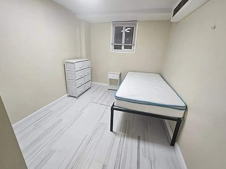 24 E 91st St #8 — Photo 5