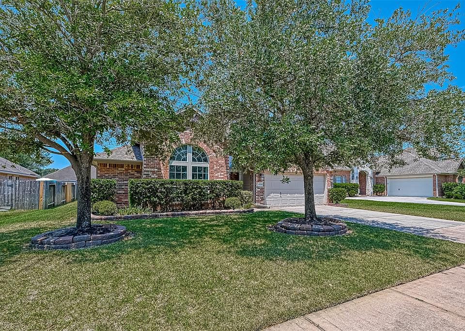 1st image of 18703 Summercliff Ln