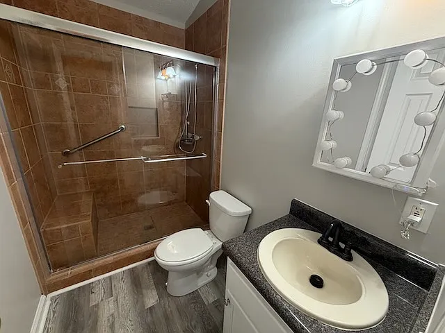 688 Inglewood Dr SE — Photo 8