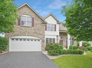 26104 W Chatham Dr, Plainfield, IL 60585