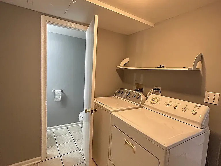 205 W Washington St — Photo 12