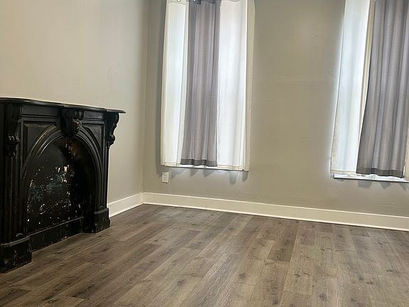 4th image of 2257 Old 6th Ave #1
