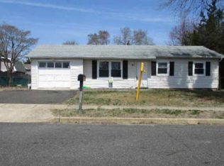 18 Fresno St, Barnegat, NJ 08005