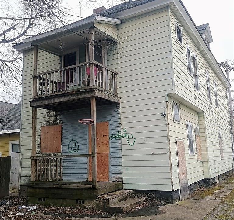 2nd image of 1412 Butternut St
