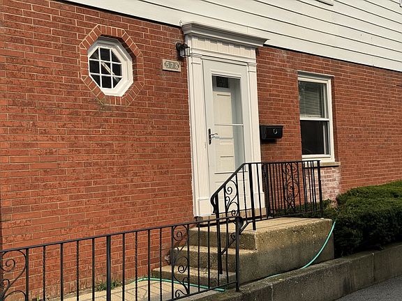 2nd image of 578 Ivy Ct