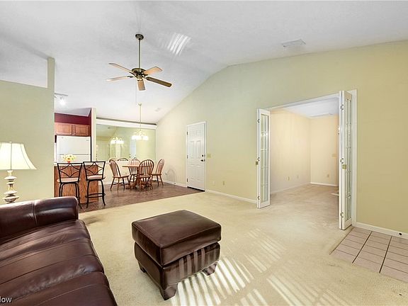 5th image of 2910 Shakespeare Ln