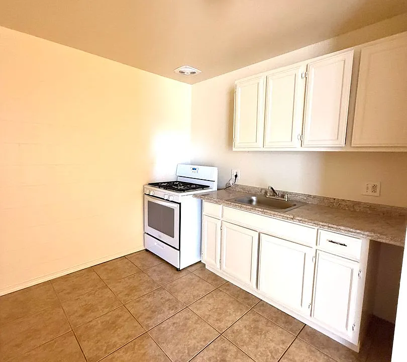 1693 Villa Ave.