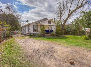 207 W Stewart St, Willis, TX 77378