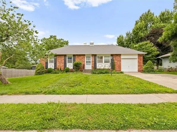 7516 N Lydia Ave, Gladstone, MO 64118