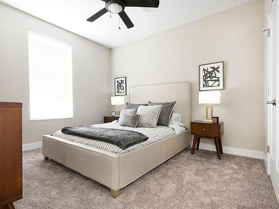3rd image of 900 S Sarah St #8f558fa6f