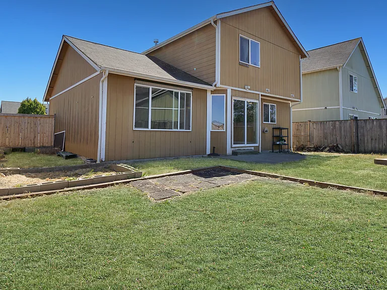 9933 Bourbon St SE — Photo 16
