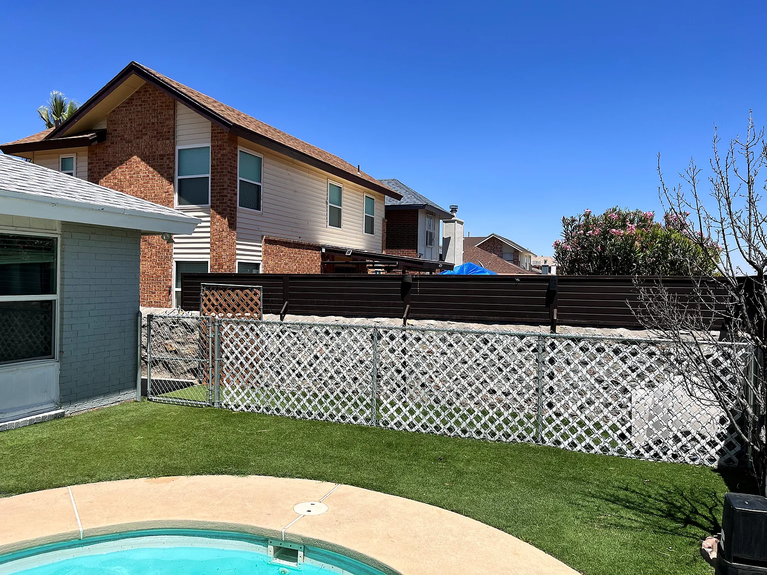 3 bed, 1346 sqft, $1,900 — Photo 2