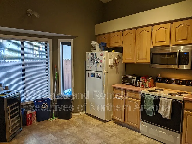 Building Photo - 1538 University Heights Dr