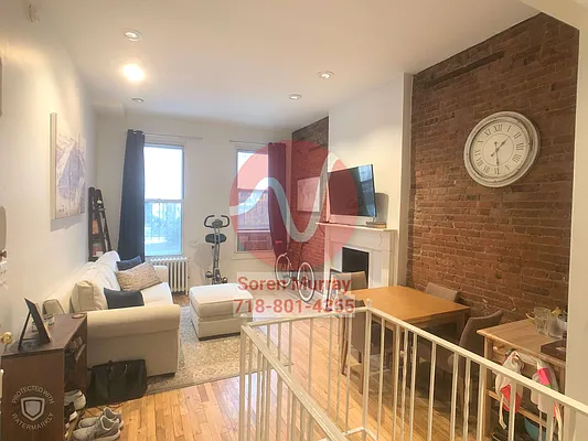 Rented by Wave Real Estate Group | media 4