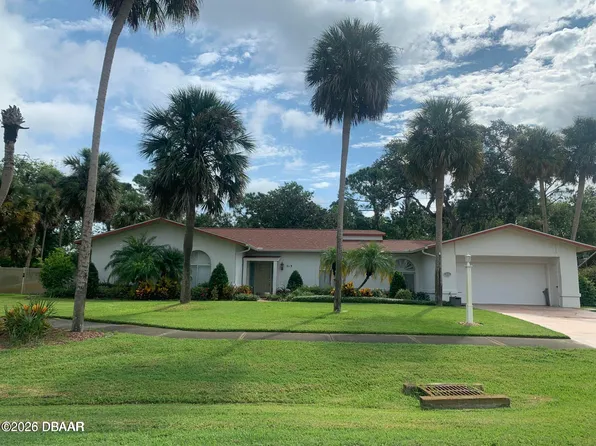 513 Pelican Bay Dr, Daytona Beach, FL 32119