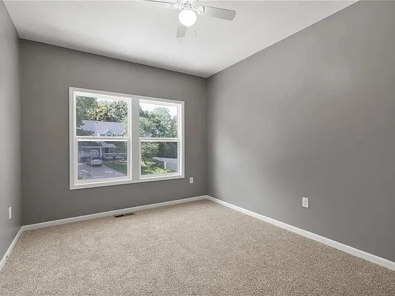 135 Cedar Ct — Photo 22