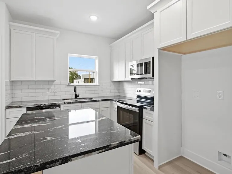 307 Bolden St — Photo 10