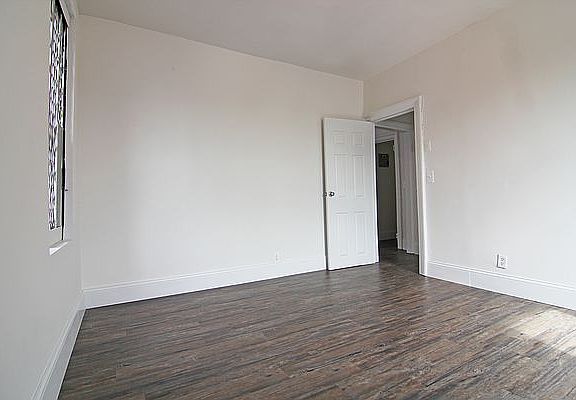 3rd image of 1125 Sheridan Ave APT 1B