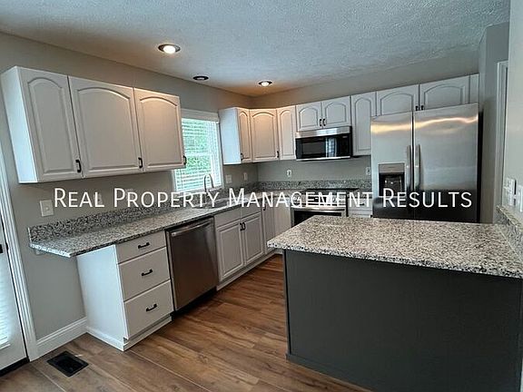 4th image of 6111 Magnolia Dr