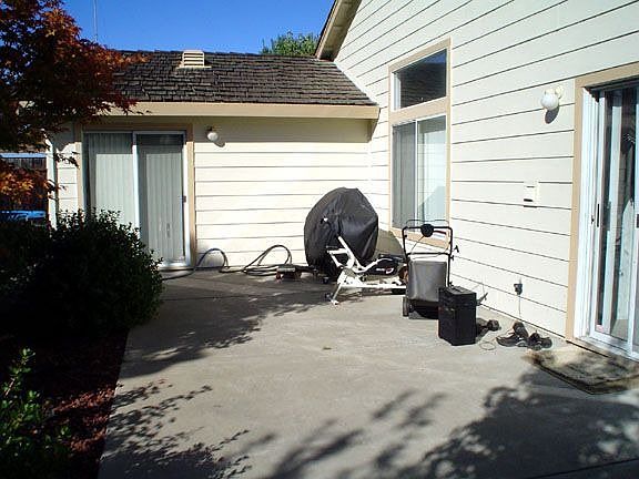 Patio area with dual sliding doors
