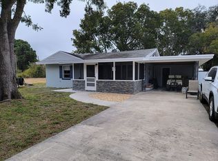 102 Crescent Lake Dr, North Fort Myers, FL 33917