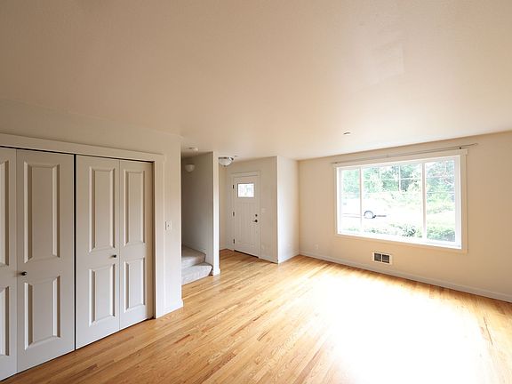 2nd image of 112 Wilkes St