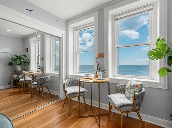 285 Lynn Shore Dr APT 402, Lynn, MA 01902