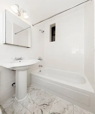 Rented by Icon Realty Management | media 7