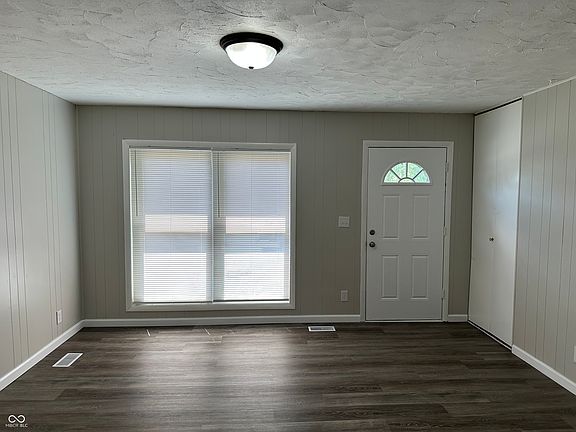 2nd image of 3965 Alsace Pl