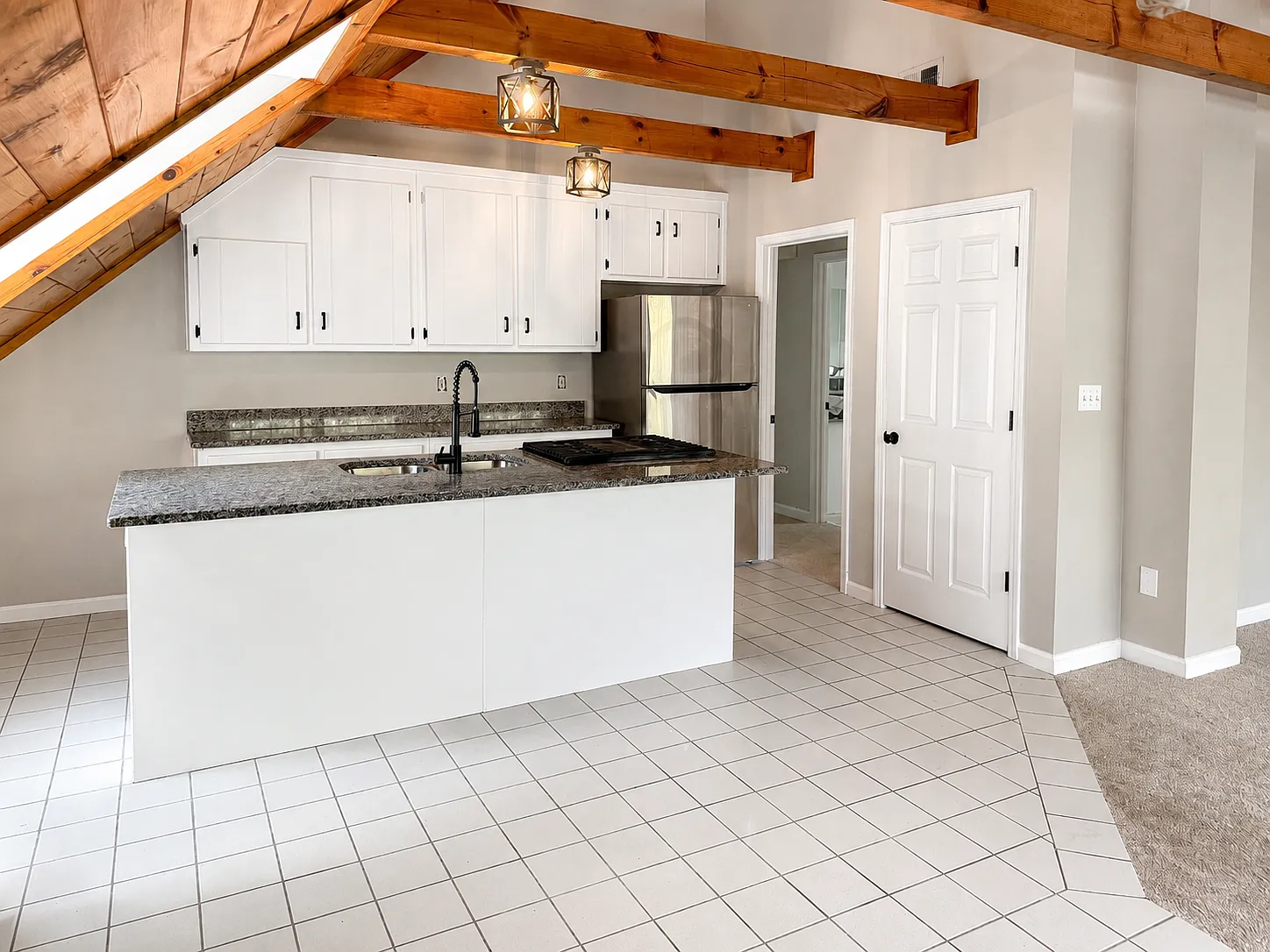 2 bed, 1305 sqft, $1,895 — Photo 2