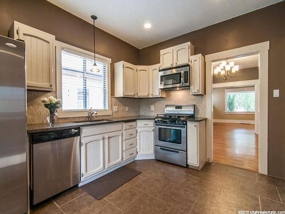 5th image of 1146 E Laird Ave