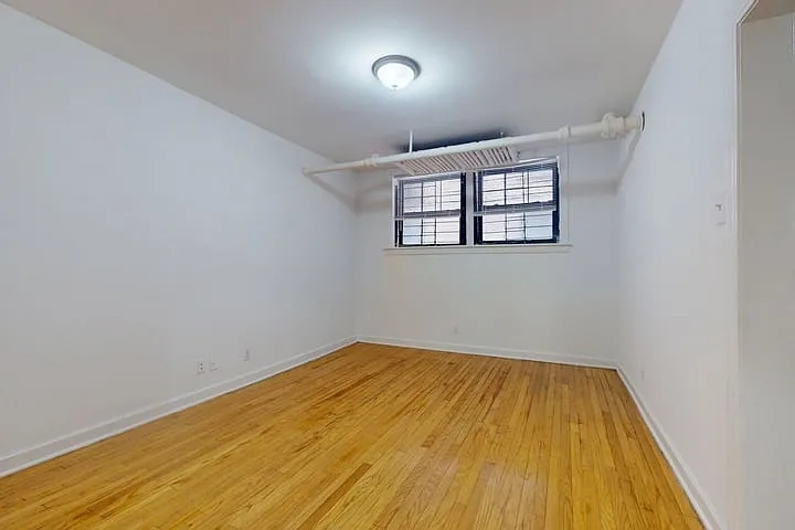 4455 S. Greenwood Avenue — Photo 29