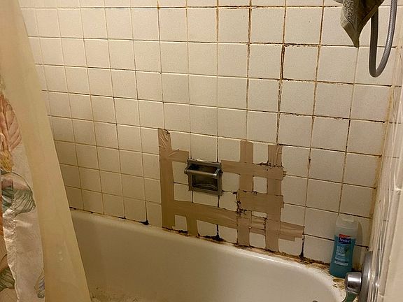 5th image of 9S220 Lake Dr APT 16-104