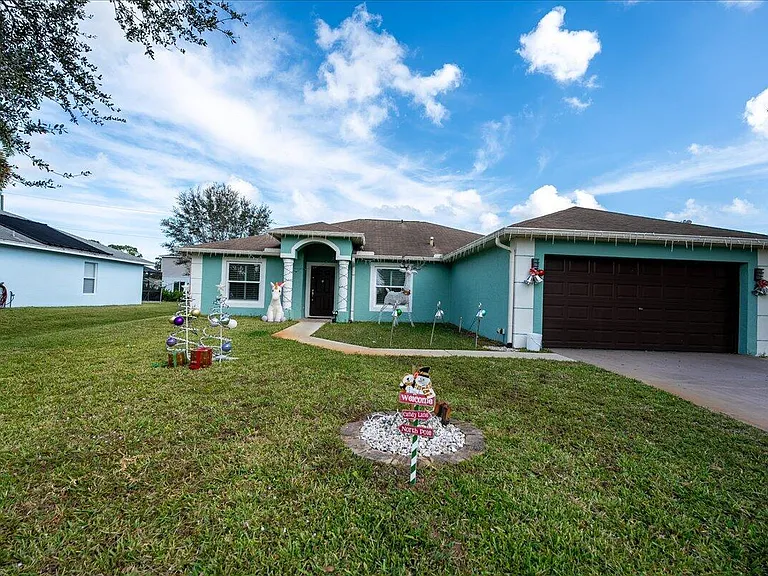 1947 NW Palmetto Ter — Photo 102