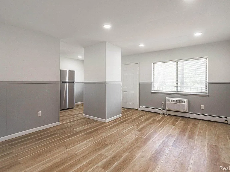 2475 S Commerce Rd #10 — Photo 21