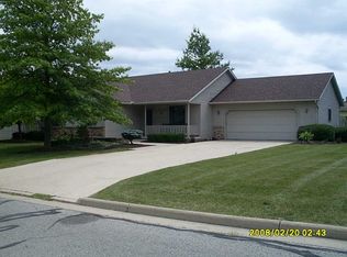 1445 Rays Dr, Bryan, OH 43506