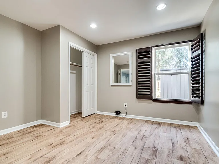 6412 Warren Point Ct — Photo 15