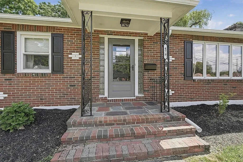 2 bed, 1287 sqft, $2,200 — Photo 1