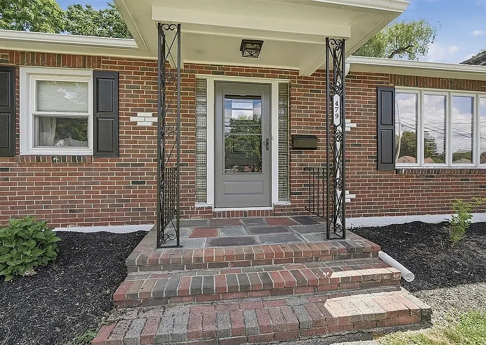 479 Massasoit Rd #1
