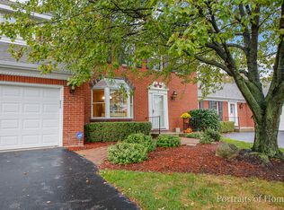 5 Hanover Ln, Sugar Grove, IL 60554