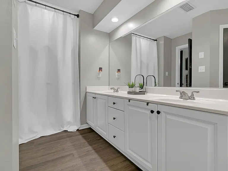 805 Vantage Ct — Photo 14