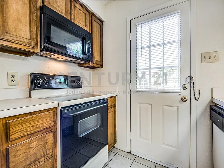 929 W Hickory St #A-10 — Photo 7