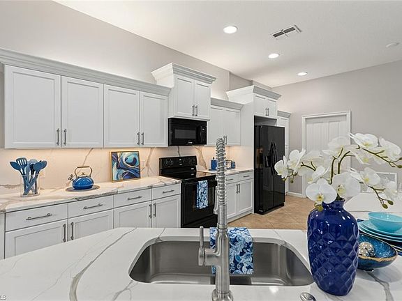 4th image of 22321 Piazza Doria LN #201