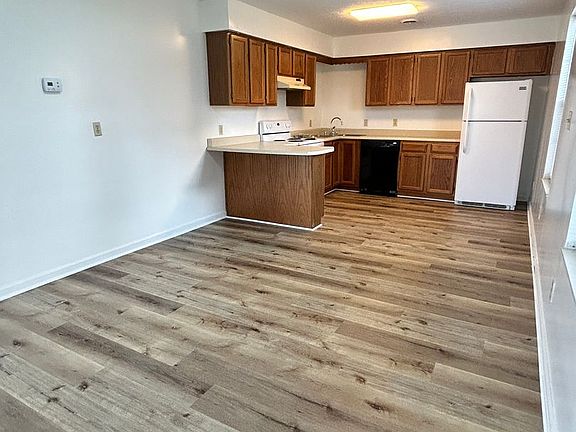 5th image of 1026-1032 Martha Glass Dr #1028