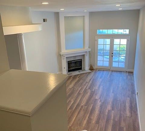 5th image of 3111 E Hillcrest Dr
