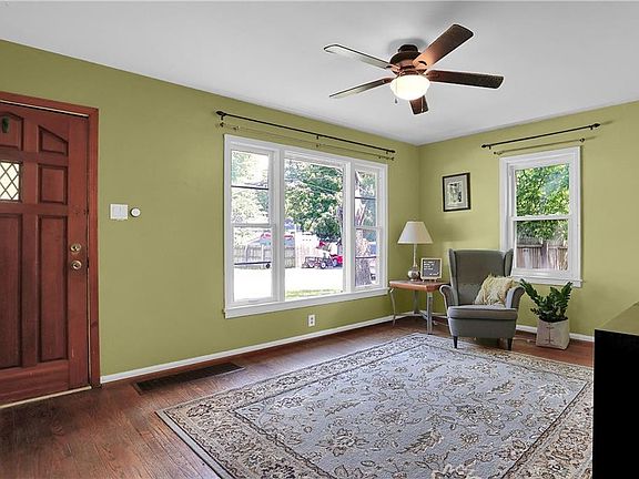 5th image of 2551 E 72nd St