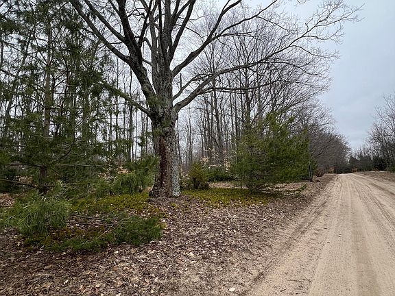 2nd image of N Dennis Rd